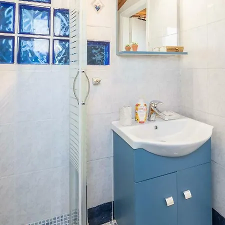 Floor Near Metro&view&200mbps Apartment *